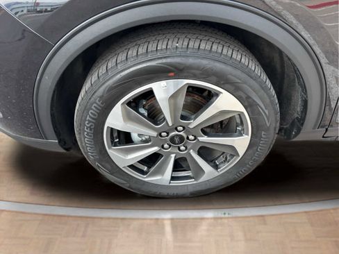 Used 2025 Ford Escape Platinum image 31