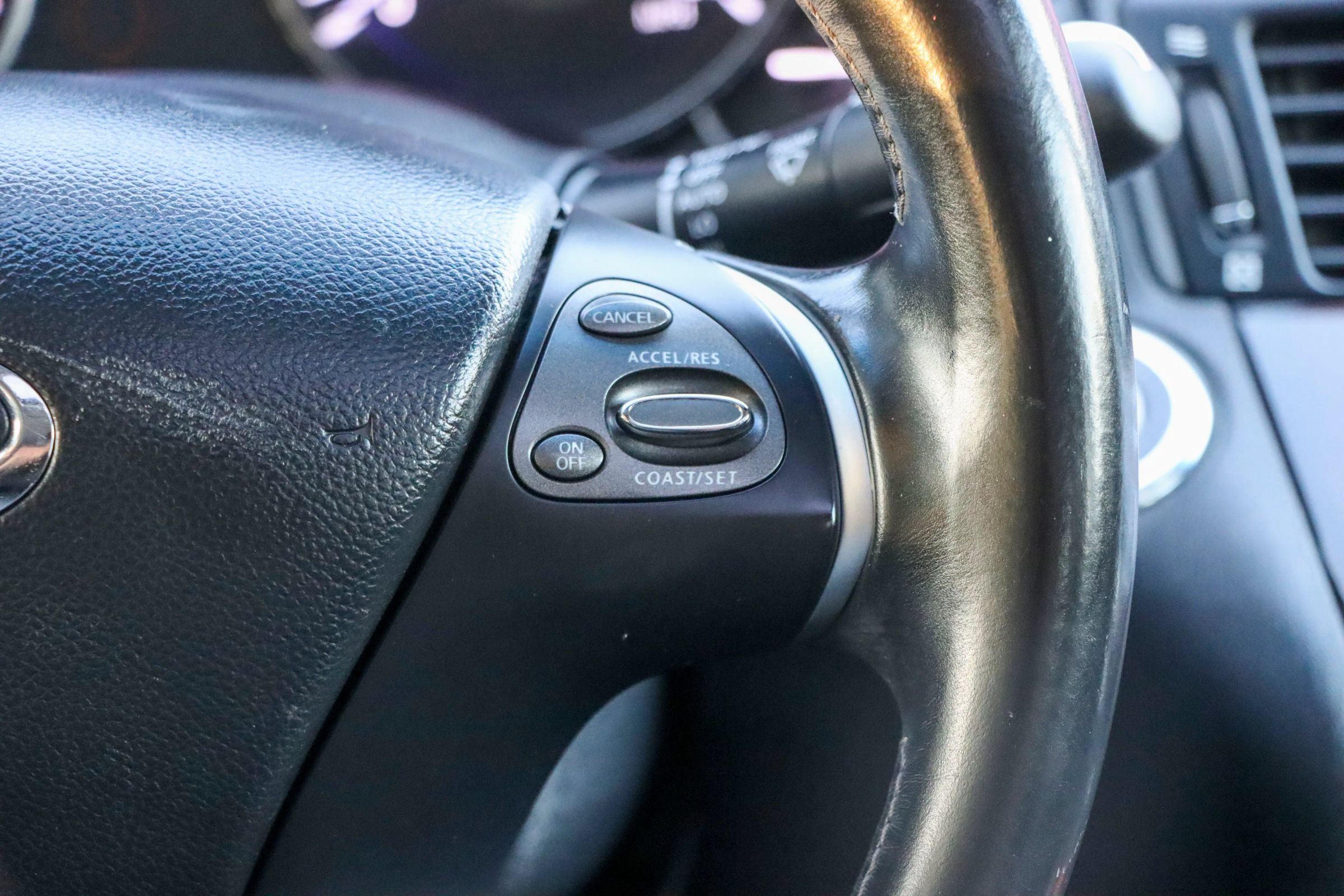 Used 2013 INFINITI M37 w/ Premium Pkg RWD image 29
