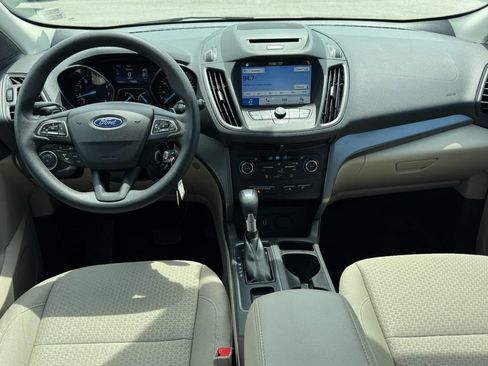 Used 2017 Ford Escape SE w/ Equipment Group 201A FWD image 11