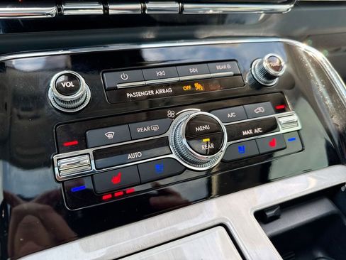 Used 2020 Lincoln Navigator L Black Label w/ Cargo Convenience Package image 17