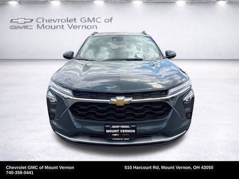 Used 2026 Chevrolet Trax LT FWD image 9
