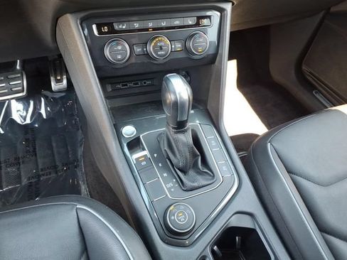 Used 2020 Volkswagen Tiguan SEL Premium R-Line AWD/4WD image 24