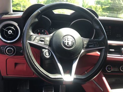 Used 2018 Alfa Romeo Stelvio Ti Lusso image 27