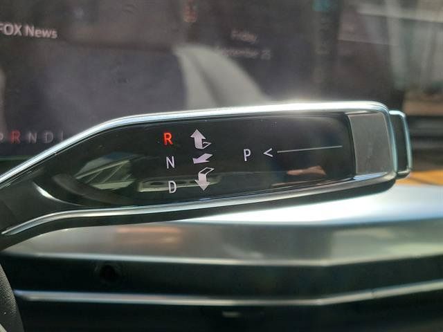 Certified 2026 Cadillac Escalade ESV Platinum Sport w/ LPO, ONYX Package AWD/4WD image 72
