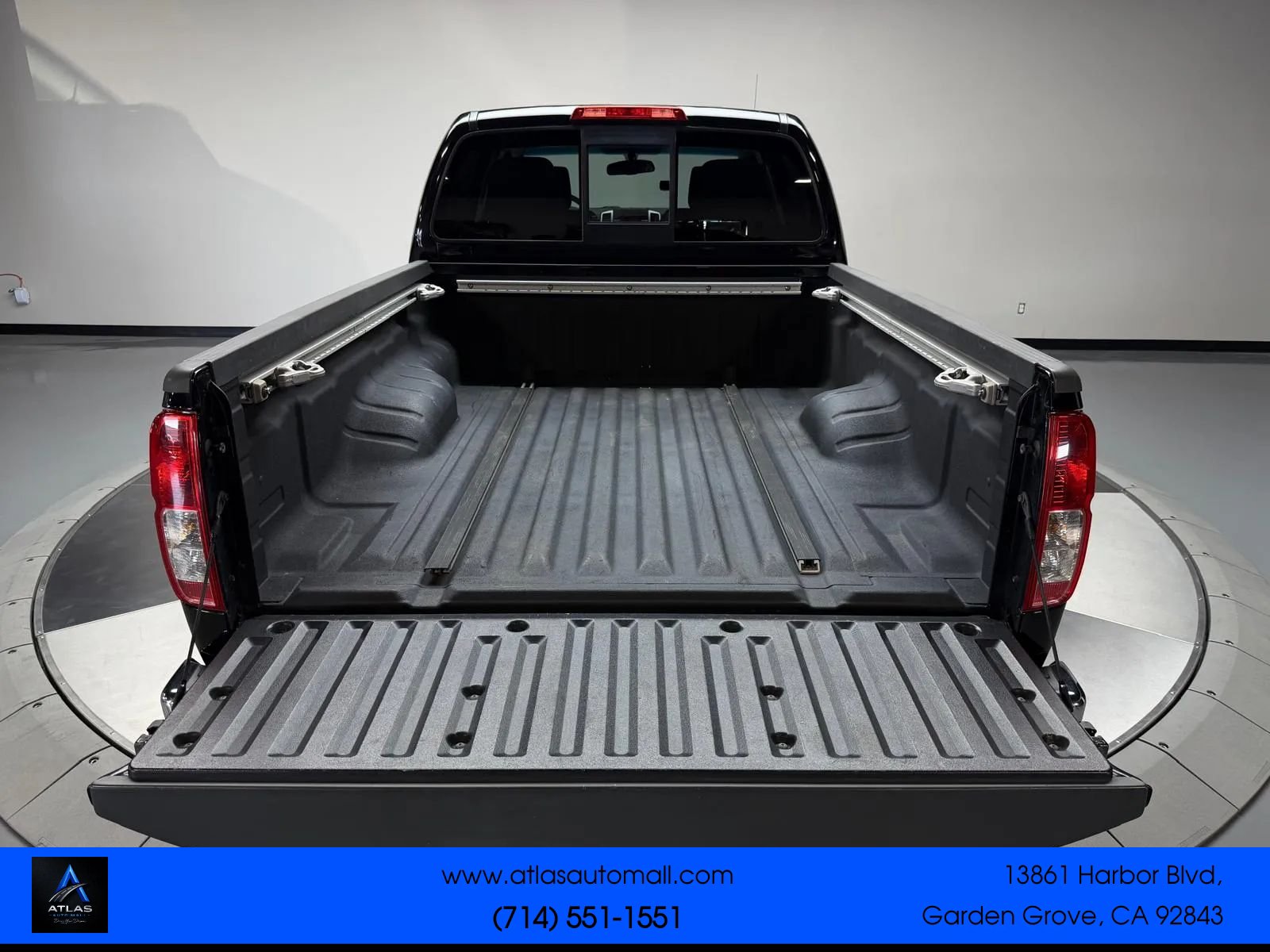 Used 2014 Nissan Frontier SV w/ SV Value Truck Package RWD image 13