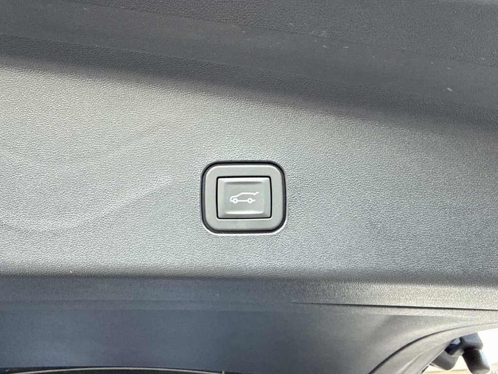 New 2027 Cadillac Vistiq Sport w/ LPO, Floor Liner Package AWD/4WD image 12