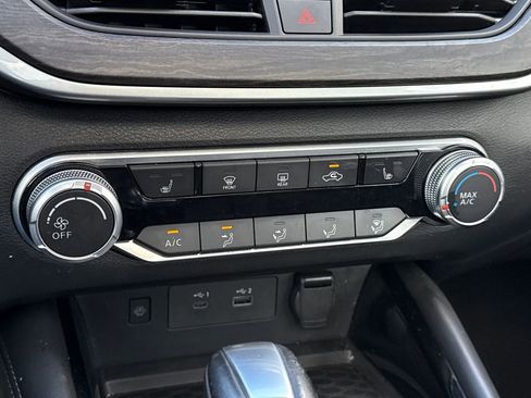 Used 2023 Nissan Altima 2.5 SV w/ SV Premium Package image 24