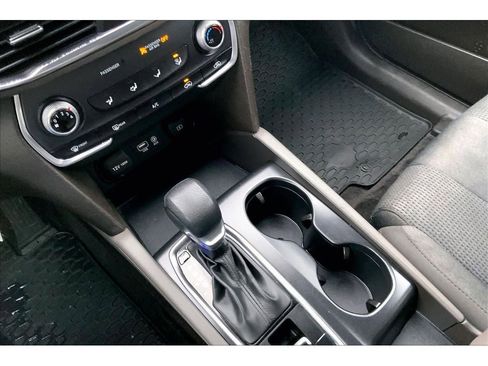Used 2020 Hyundai Santa Fe SE image 18