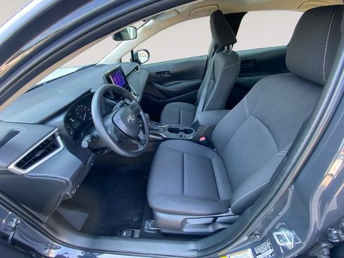 Used 2025 Toyota Corolla LE FWD image 8
