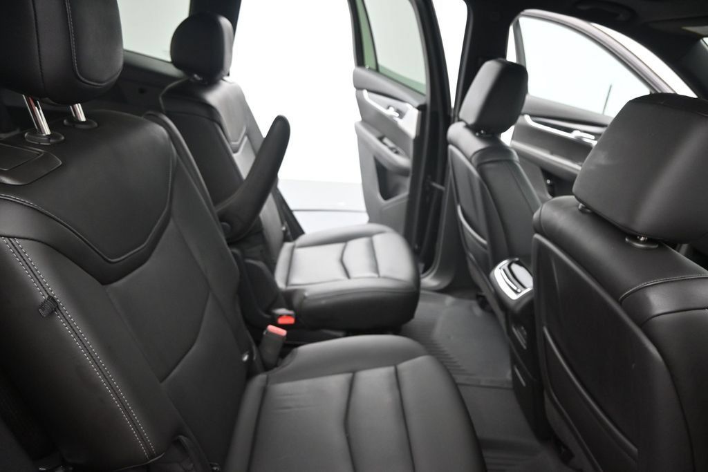 Used 2021 Cadillac XT6 Premium Luxury AWD/4WD image 14
