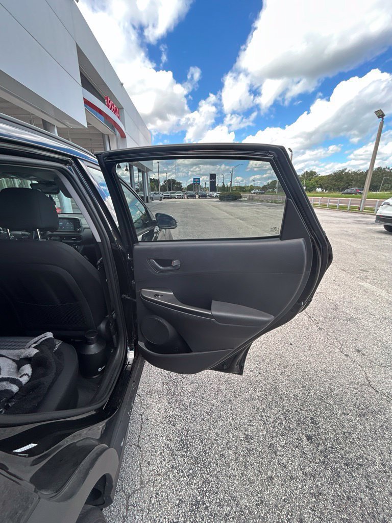 Used 2021 Hyundai Kona SEL Plus w/ Cargo Package AWD/4WD image 16
