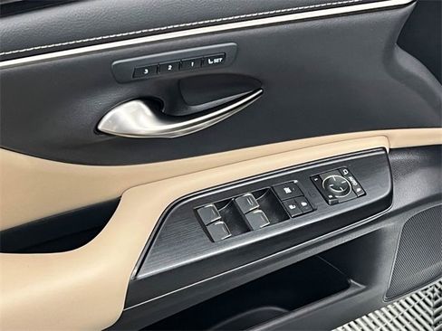 Certified 2021 Lexus ES 350 w/ Premium Package image 11