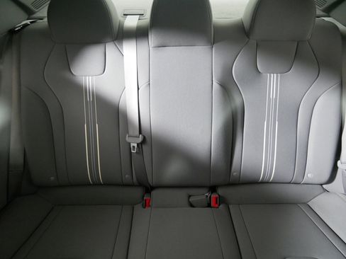 Used 2023 Hyundai Elantra SEL image 13