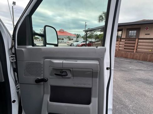 Used 2012 Ford E-150 and Econoline 150 image 19