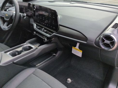 New 2026 Chevrolet Equinox EV LT w/ Comfort Package FWD image 28