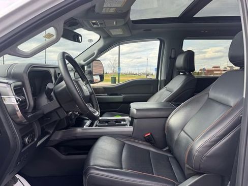 Used 2025 Ford F350 Lariat w/ Lariat Ultimate Package AWD/4WD image 7