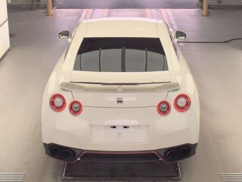 Used 2015 Nissan GT-R Premium AWD/4WD image 6