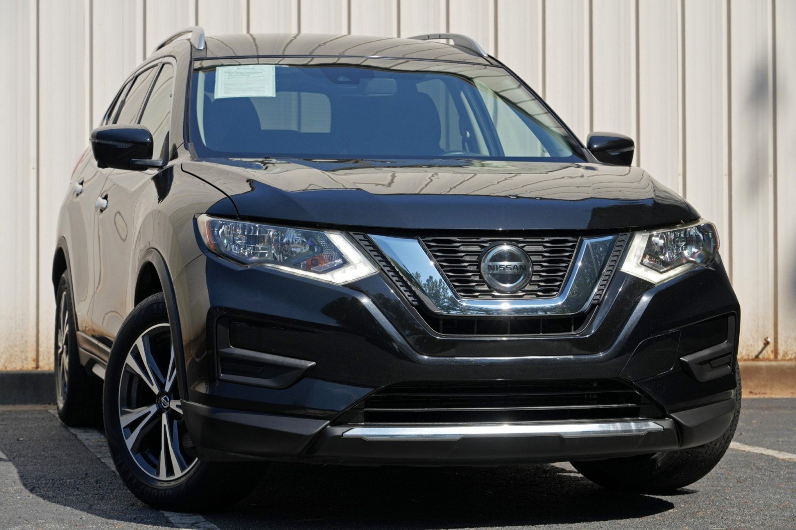 Used 2019 Nissan Rogue SV w/ Premium Package AWD/4WD image 2