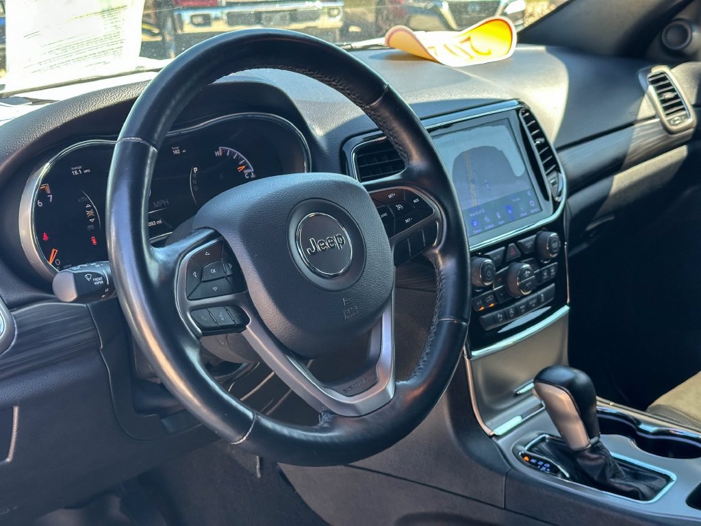 Used 2021 Jeep Grand Cherokee Laredo X RWD image 12