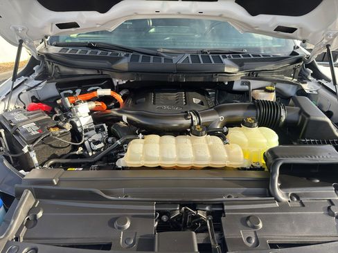 Used 2022 Ford F150 Platinum w/ Equipment Group 701A High image 9