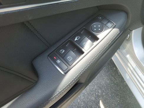 Used 2012 Mercedes-Benz E 350 4MATIC Sedan image 20