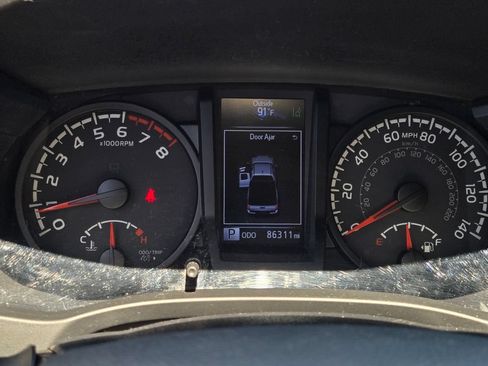 Used 2020 Toyota Tacoma SR RWD image 21