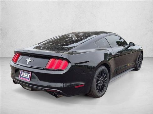 Used 2015 Ford Mustang Coupe RWD image 5