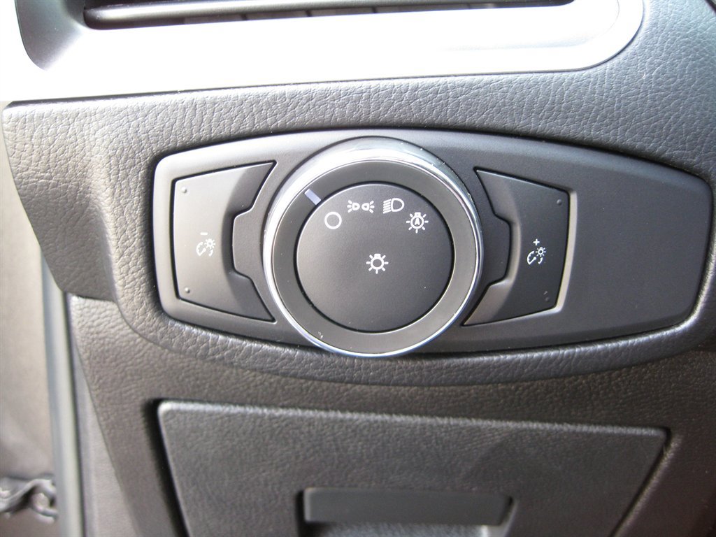 Used 2016 Ford Edge SEL AWD/4WD image 14