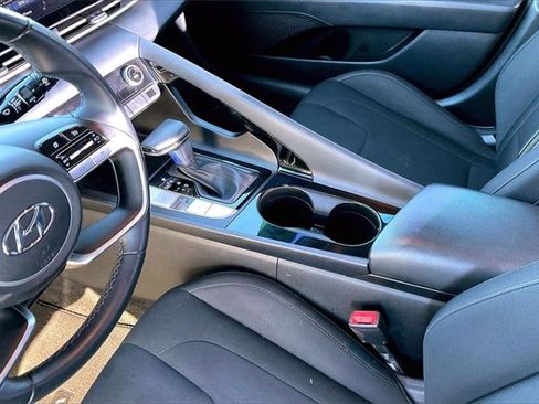 Used 2021 Hyundai Elantra SEL w/ Convenience Package image 14