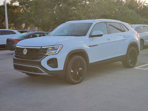New 2026 Volkswagen Atlas Cross Sport SE FWD image 3