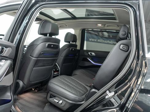 Used 2025 BMW X7 xDrive40i image 16