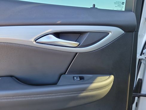 Used 2024 Buick Envision Avenir image 12