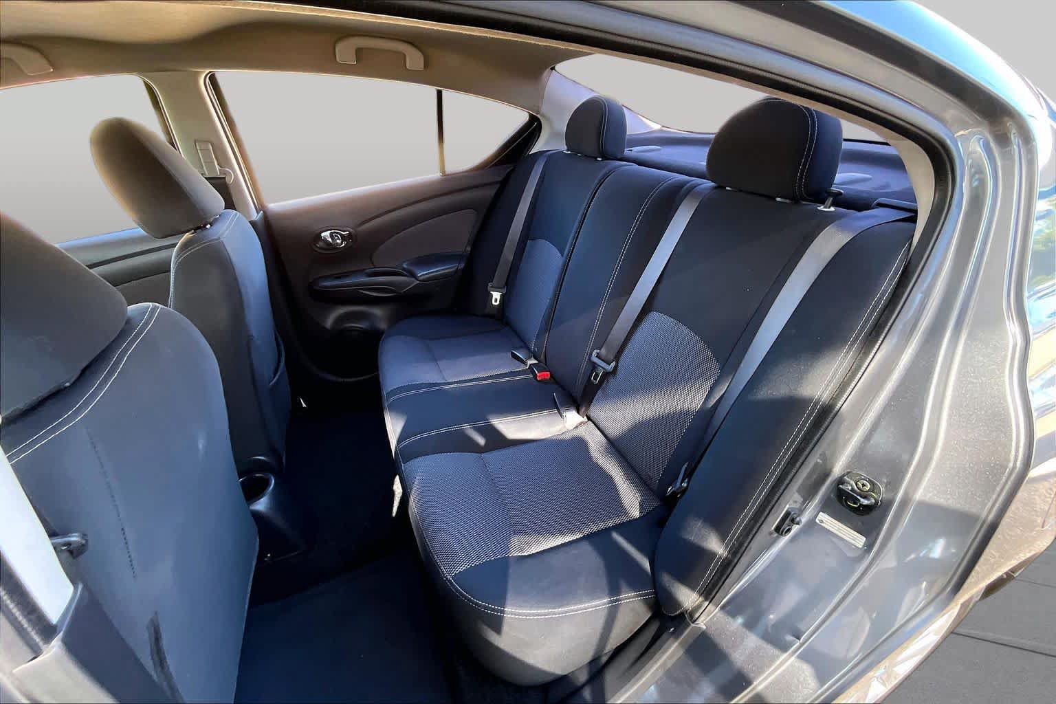 Used 2016 Nissan Versa SV FWD image 21