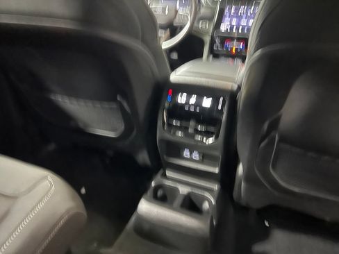 Used 2024 Jeep Grand Cherokee L Laredo RWD image 17