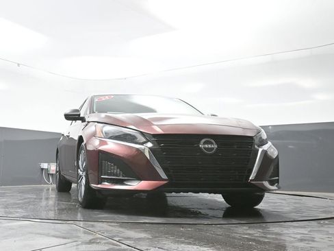 Used 2024 Nissan Altima 2.5 SV image 51