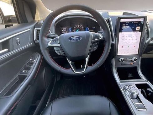 Used 2022 Ford Edge ST-Line image 8