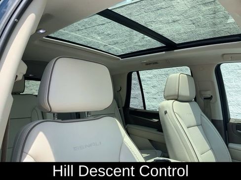 Used 2021 GMC Yukon Denali w/ Denali Premium Package image 25