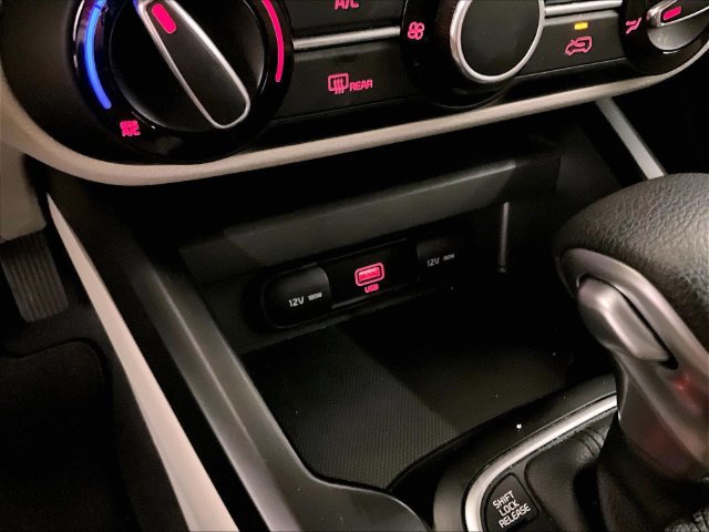Used 2020 Kia Soul S FWD image 30