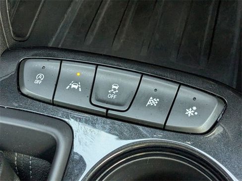 Used 2025 Chevrolet TrailBlazer LT image 4