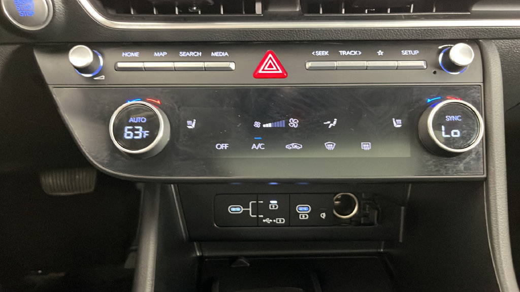 Used 2025 Hyundai Sonata SEL FWD image 32