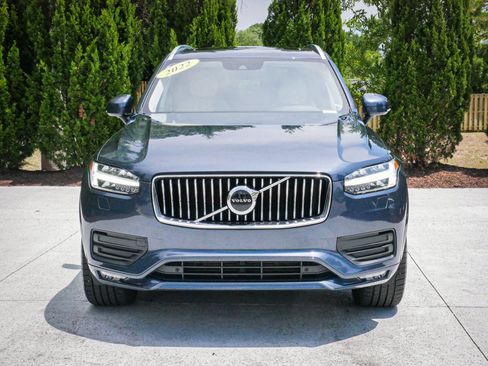 Used 2022 Volvo XC90 T5 Momentum w/ Climate Package AWD/4WD image 3