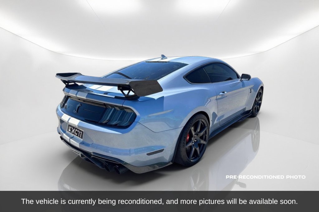 Used 2022 Ford Mustang Shelby GT500 w/ Carbon Fiber Track Pack RWD image 6