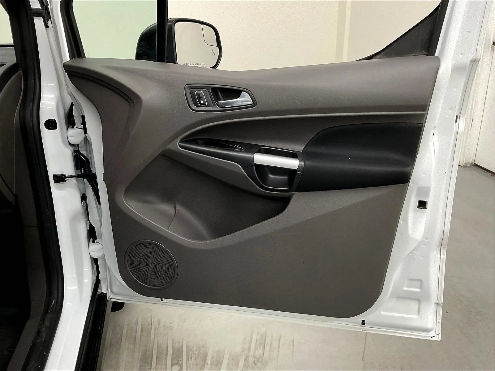 Used 2022 Ford Transit Connect XLT FWD image 17