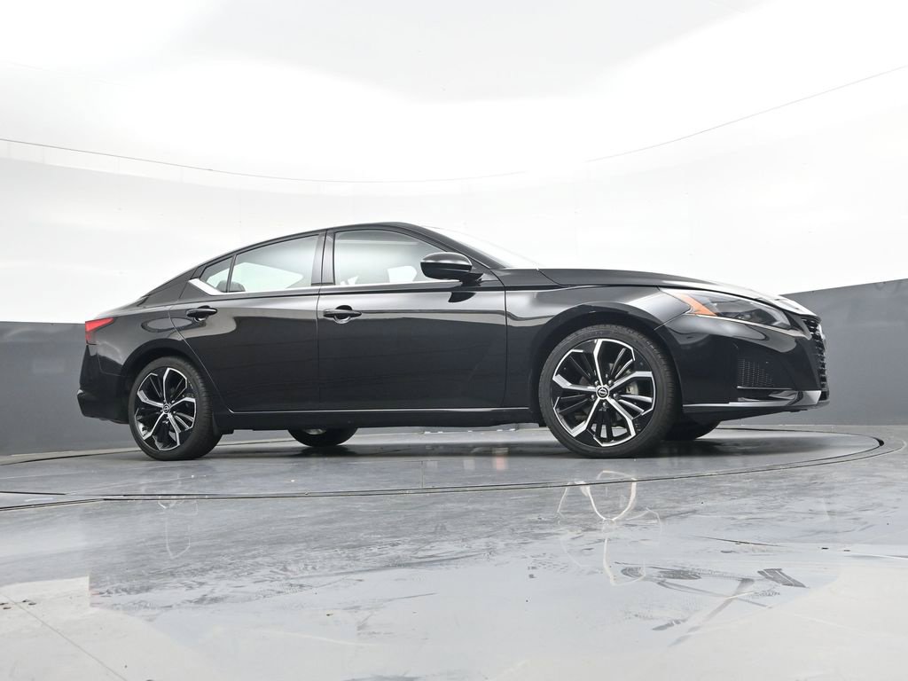 Certified 2025 Nissan Altima 2.5 SR FWD image 32