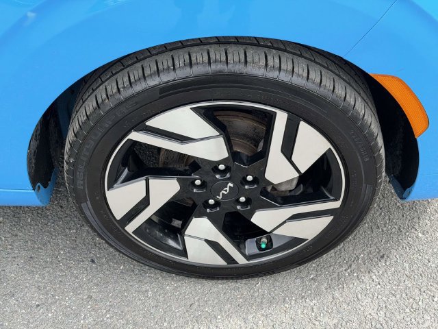 Used 2023 Kia Soul GT-Line FWD image 7