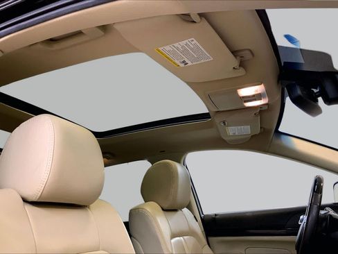 Used 2019 Lincoln MKT AWD image 13