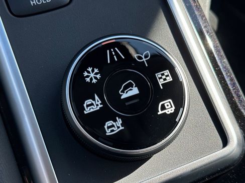 New 2026 Nissan Pathfinder SV AWD/4WD image 37