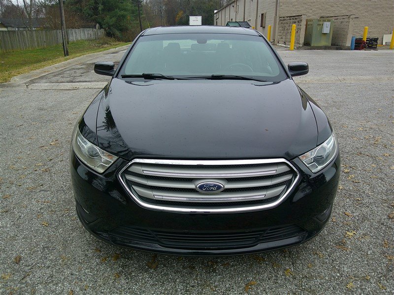 Used 2018 Ford Taurus SEL FWD image 8