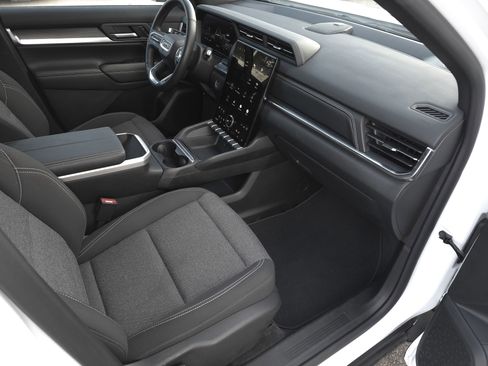 Used 2025 GMC Terrain Elevation image 36