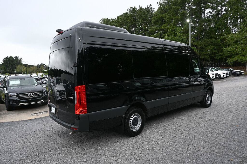 Used 2025 Mercedes-Benz Sprinter 2500 image 10